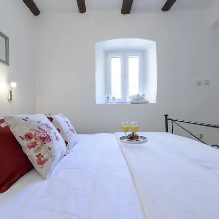Storelli Apartmán