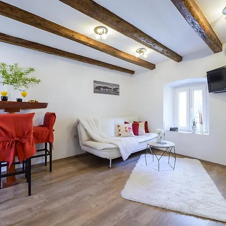 Storelli Apartmán